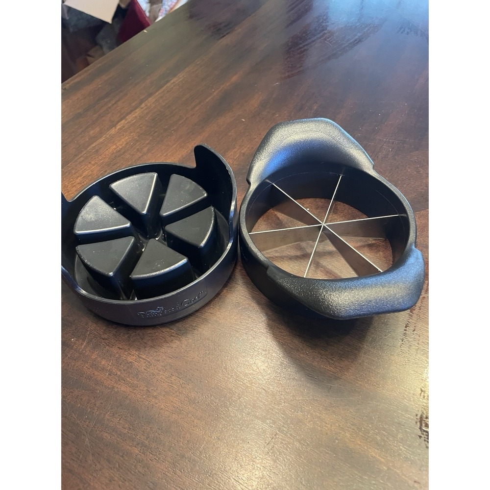 The Pampered Chef Veggie Wedger Fruit Vegetable Cutter Slicer #2417 Retired - Picture 3 of 3
